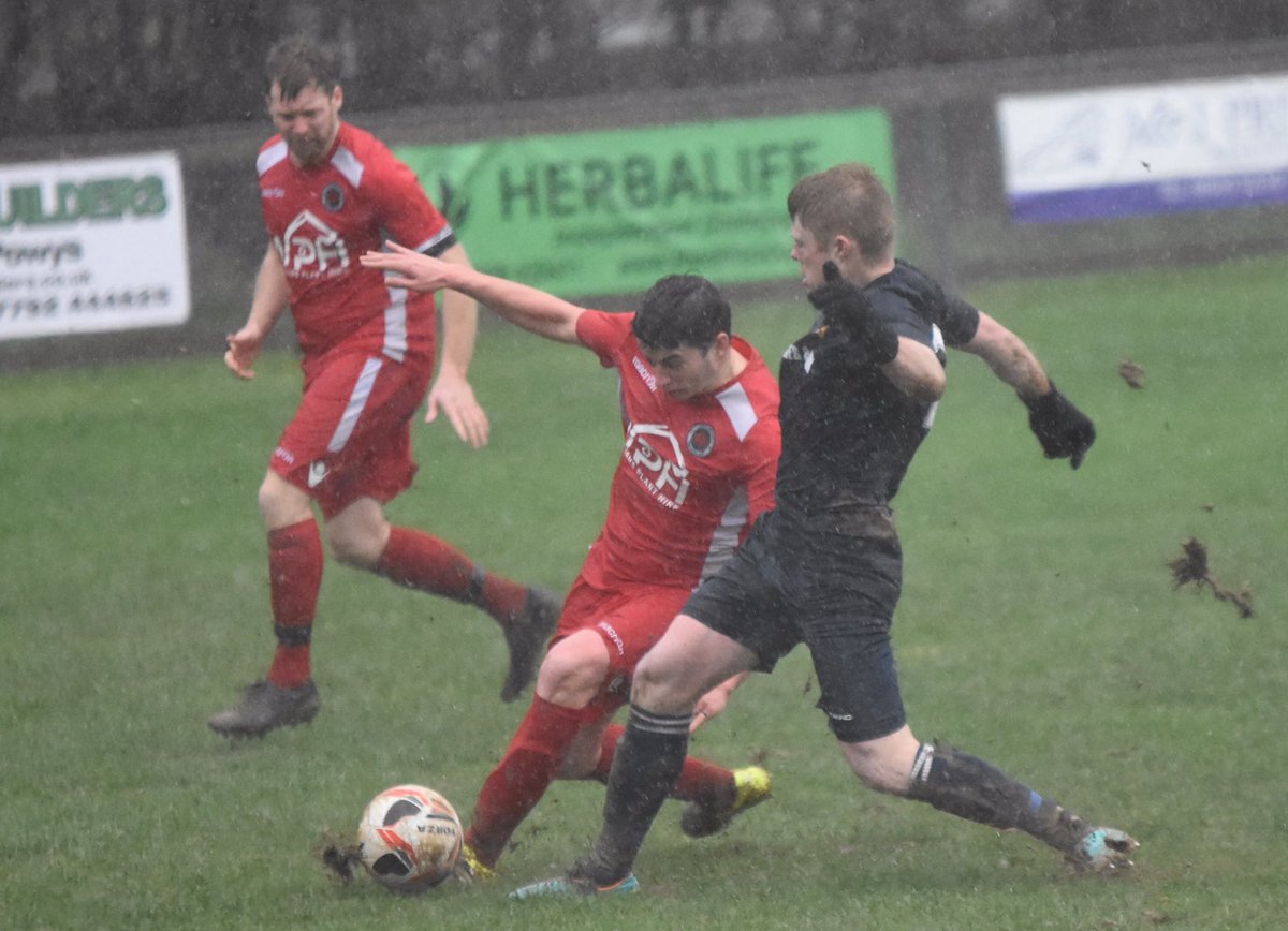 <a href="/FCCarno/">Carno FC</a> <a href="/radnorvalleyfc/">Radnor Valley FC 🏴󠁧󠁢󠁷󠁬󠁳󠁿</a> <a href="/CTSport/">County Times Sport</a> And a few photos from when the heavens opened 🌨☔️