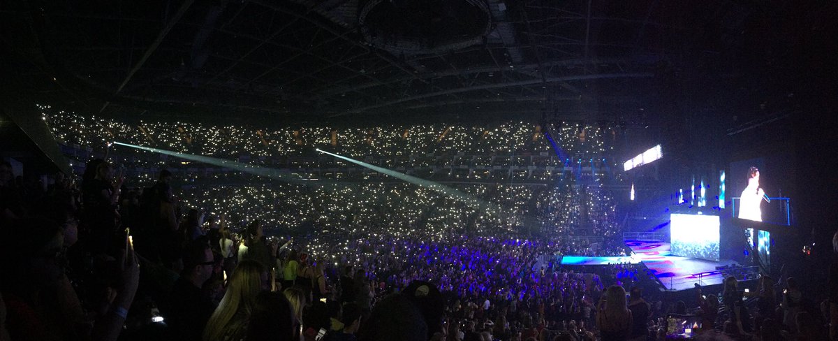 SteveDefeat_'s tweet photo. Great moment @halsey at @CapitalOfficial #JJBSTAGE https://t.co/zHzTyfD6MQ