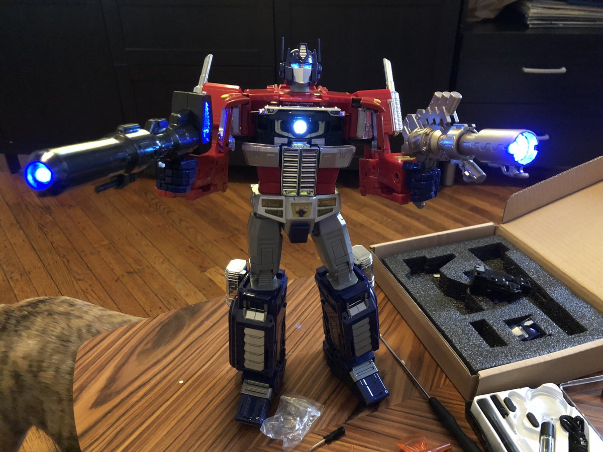 DillenDanger's tweet photo. I'll do a proper photoshoot in the near future #prime #transformers #autobots #mpp10 #bb7Ep01 #mod #upgrade https://t.co/yhnqAdzOMd
