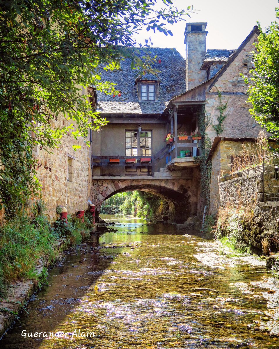 AlainGueranger's tweet photo. Petite #BaladeSympa à #MuretLeChateau dans le #département de l'#Aveyron en #regionsud d'#Occitanie dans le #sud de la #France #MagnifiqueFrance #francemagique #patrimoine #visitfrance #Tourist #tourisme https://t.co/kxS0fUZRGK