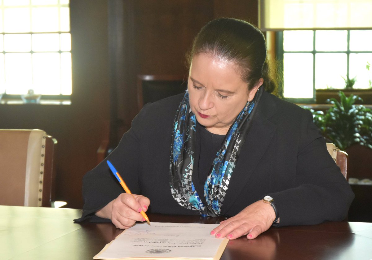 Ivonne Cisneros Luján tweet media