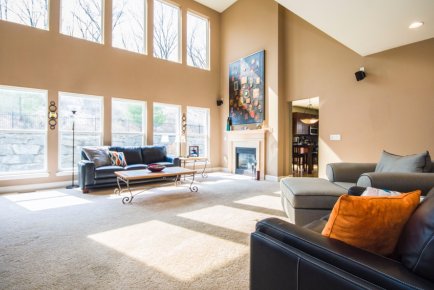 CS_decor's tweet image. Une baie vitrée contribue à votre santé ! En effet, un apport régulier en lumière améliore votre humeur et vous apporte une dose quotidienne de vitamine D.