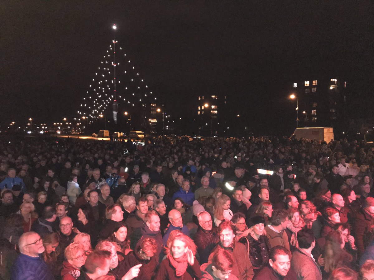 Glennis Grace zingt bij groot ontstekingsfeest van de Grootste Kerstboom ter wereld #Ijsselstein #20stekeer