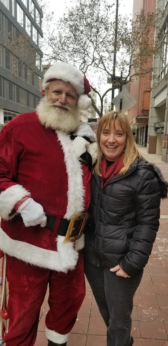 CincySantacon's tweet photo. We found the real Santa at #cincysantacon just outside #TokyoKitty https://t.co/9hHAIG56Mx