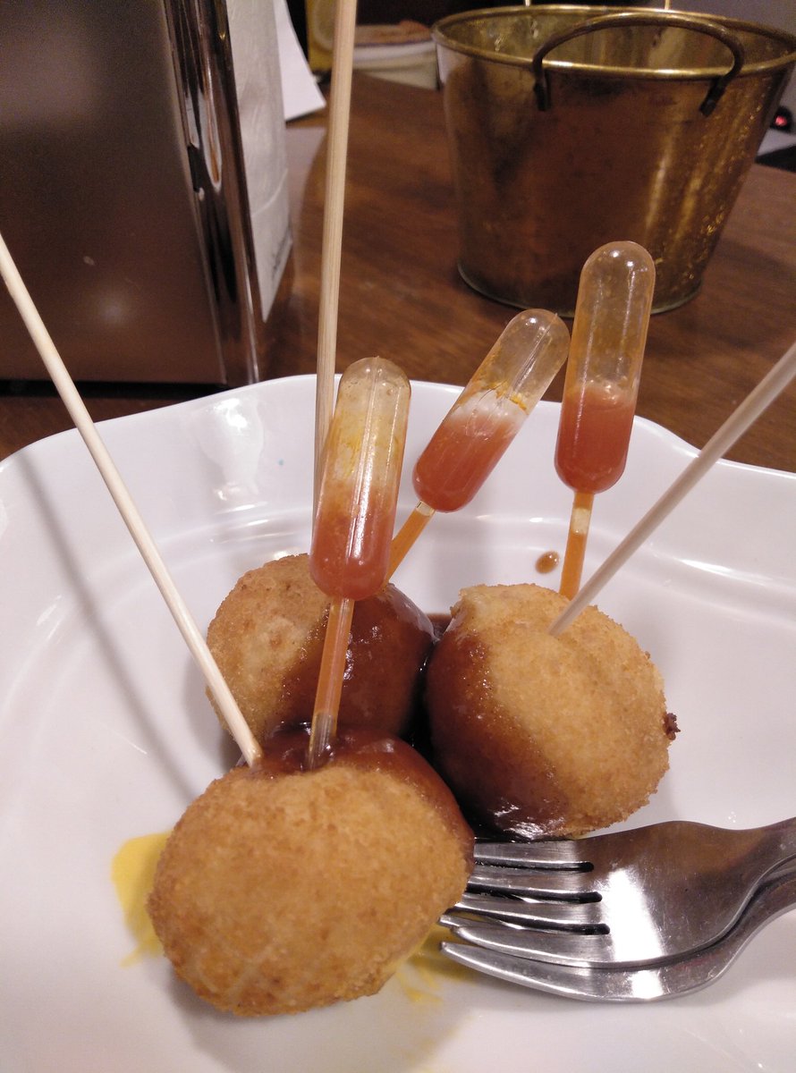 ninihesa's tweet photo. En @Canelaenrama_08 el siento como en mi casa, por algo es el favorito de mi Marquetes #TapasOriginales #TapasDeLasBuenas @truji_1982 y @Malocas82 son de lo mejorcito de mi Linares https://t.co/p1FAjUxZCm