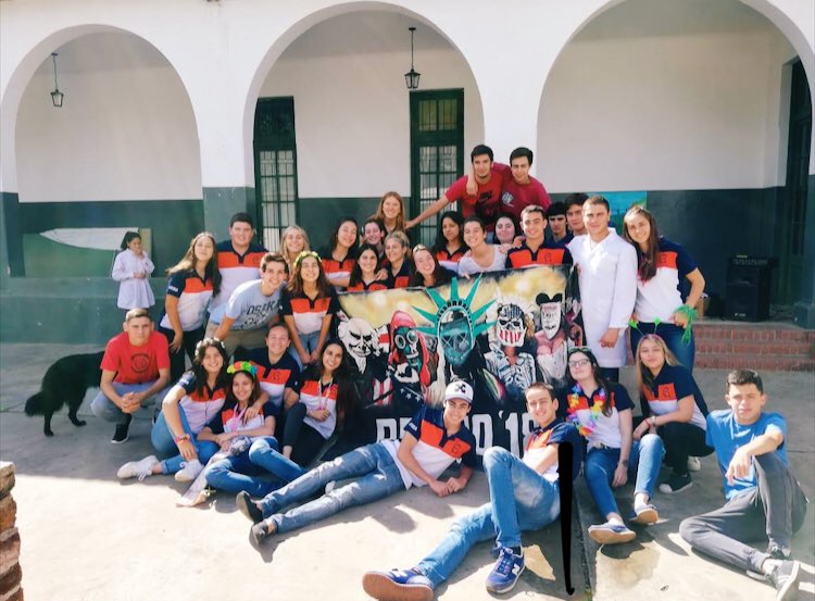 Promo18ICEA's tweet photo. Última todos juntos, a romperla como siempre! Hoy la pera en terapia intensiva 😈😈😈💃🏻💃🏻💃🏻🎉🎉🎉🎉 #8D https://t.co/EccDlvLEkk