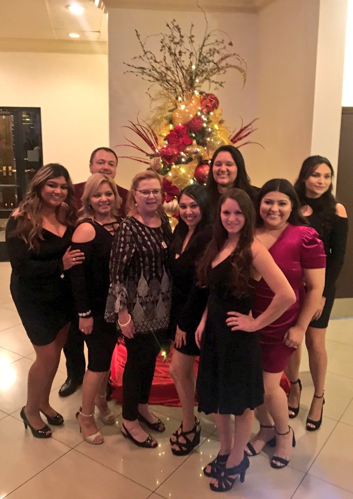 kayrgd22's tweet photo. End of the Year Party 2018 #DrOpreasGirls #IVFCMG #MDCCC #CMA #OutOfScrubs https://t.co/v5l0FrGCh0