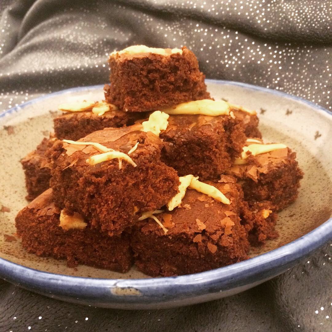 boekankoki's tweet photo. Pour célèbre la journée nationale du brownies, le 8 décembre, c’est ma ancienne recette de Brownies Chocolat sur https://t.co/JGVVYr3U17 ou https://t.co/1OJyDs4ZjU (EN) 
#boekankoki #mycooking #myrecipe #brownies #browniesday #brownieschocolate #foodblog #recipeblog #blogrecette https://t.co/VdiEEwZkNz