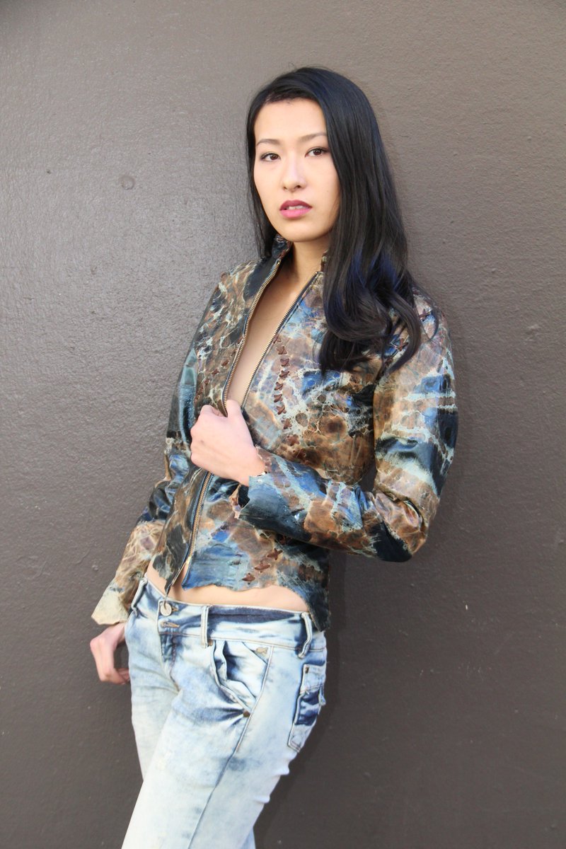 PasSkip's tweet photo. #LuxurLeatherFashion #SanFranciscoLeatherBoutique #WestCoastLeather has the largest selection of #Fashionable #LeatherClothing #amazing #bayareadesigners #Trendingcolor #Oxblood #LaserCut #CoatDress Handmade biker in #Snakeskin #VeganLeatherWhiteRoseBiker #Paintedrawedge #leather https://t.co/Ar3WVF6QSA
