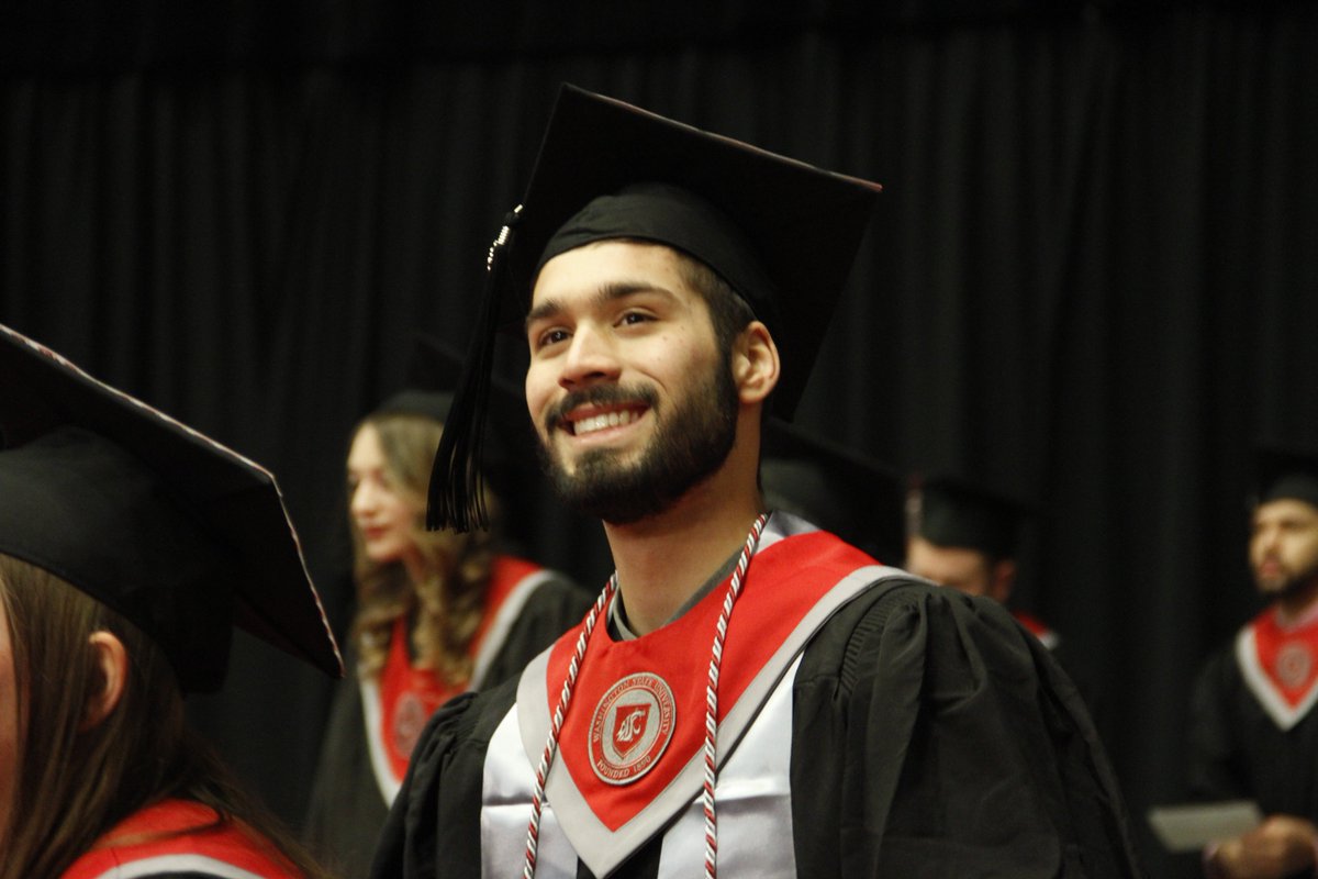 wsucahnrs's tweet photo. More than 250 undergraduate students marched into @WSUBEASLEY this morning; and marched out again as proud alumni of WSU and CAHNRS. Always an amazing moment when a new class joins the Cougar family #CoGougs! #CougGrad https://t.co/nLEkUlwEsD