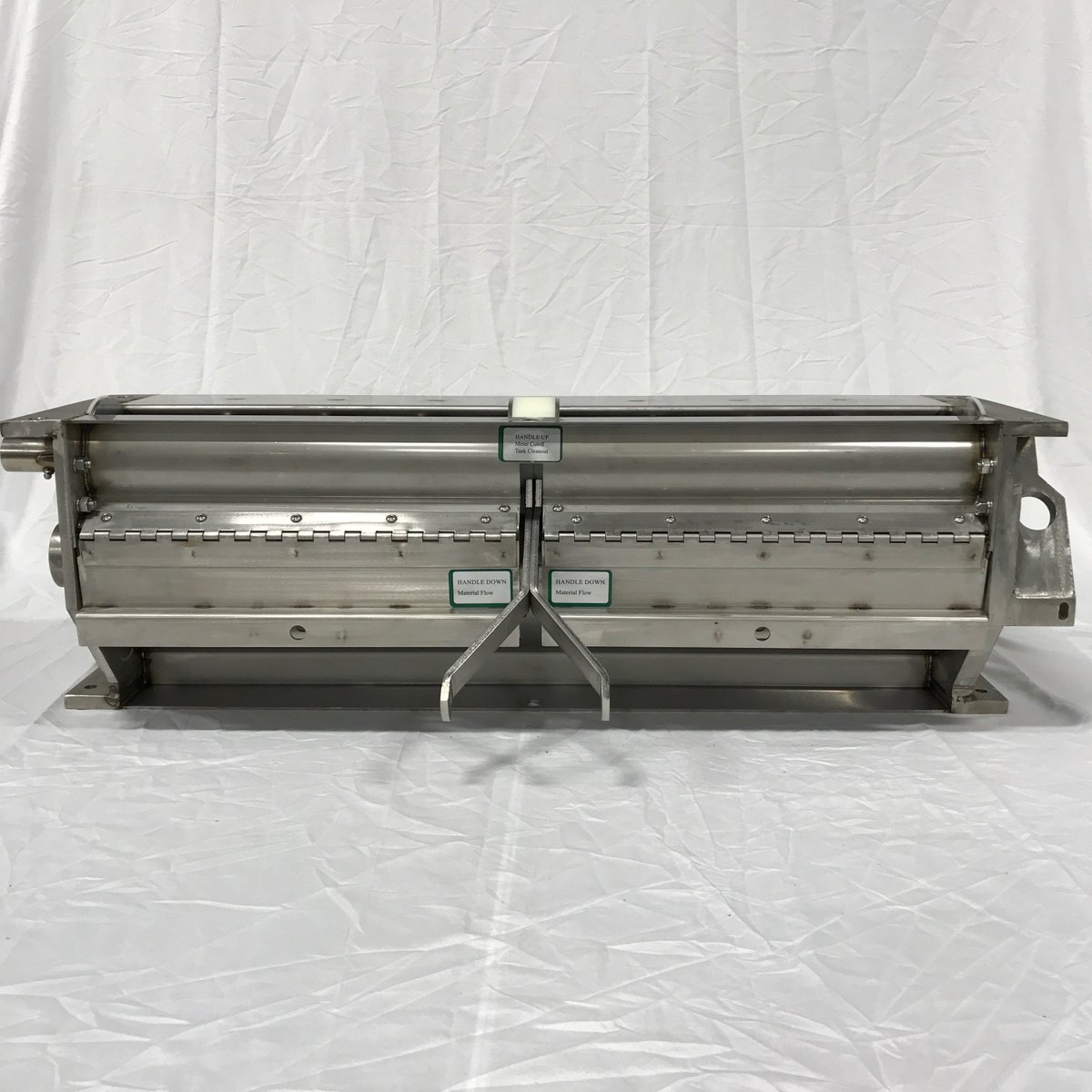 LumaMfg's tweet photo. Luma Mfg is now on Twitter!  Luma Mfg is building and selling stainless steel meter housings(bodies) for John Deere 1910 Air Carts and now Morris 6000/7000 series Air Carts. Check out https://t.co/P65ghDWGiV for more photos and information #luma #johndeere #1910aircart #morris https://t.co/QqnaO9JTIK