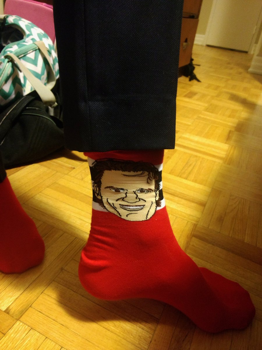 Scouching's tweet image. Going for a fancy dinner and rocking the one and only Jeremy Roenick around my ankles. Courtesy of @mirtle. 

#ThankUNiklasHagman #FreeSocks