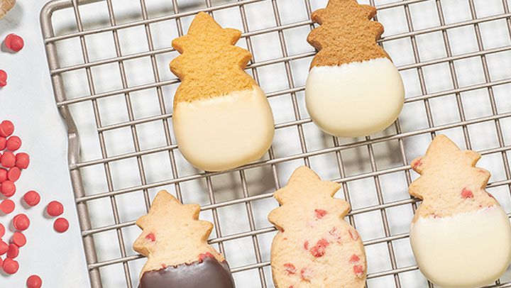 Myハワイ歩き方 Myハワイがおすすめするクリスマスのプレゼントはパイナップル形が可愛い ホノルル クッキー カンパニー のショートブレッドクッキー クリスマスらしいホリデーコレクションは喜ばれること請け合い T Co Ndmltqmfel ハワイ