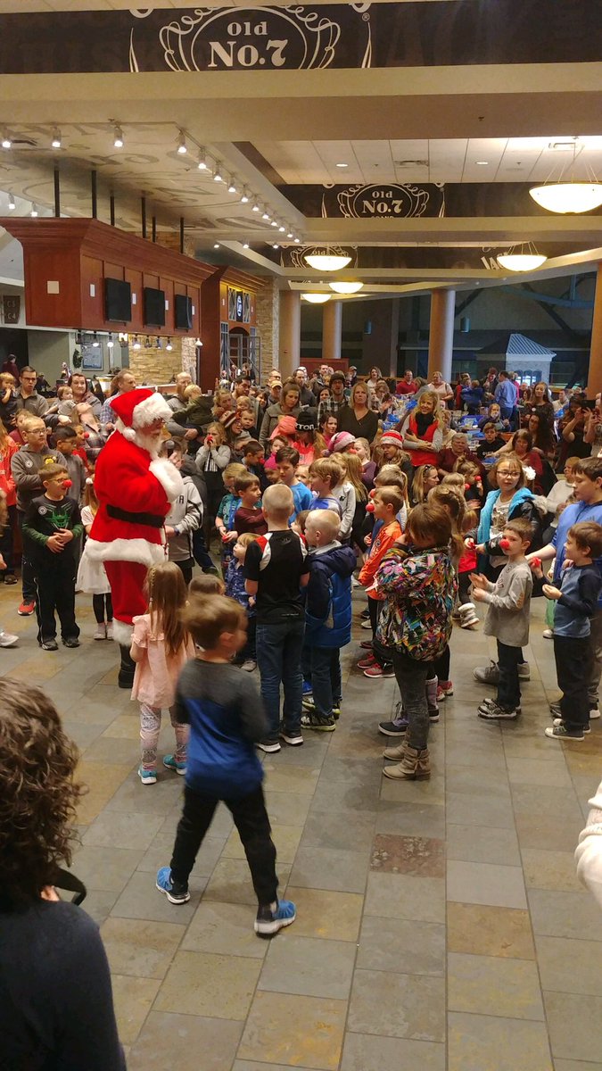 450 survivors and Honor Guard families gathered with Santa for a wonderful holiday event at Xcel Energy Center for Disney On Ice