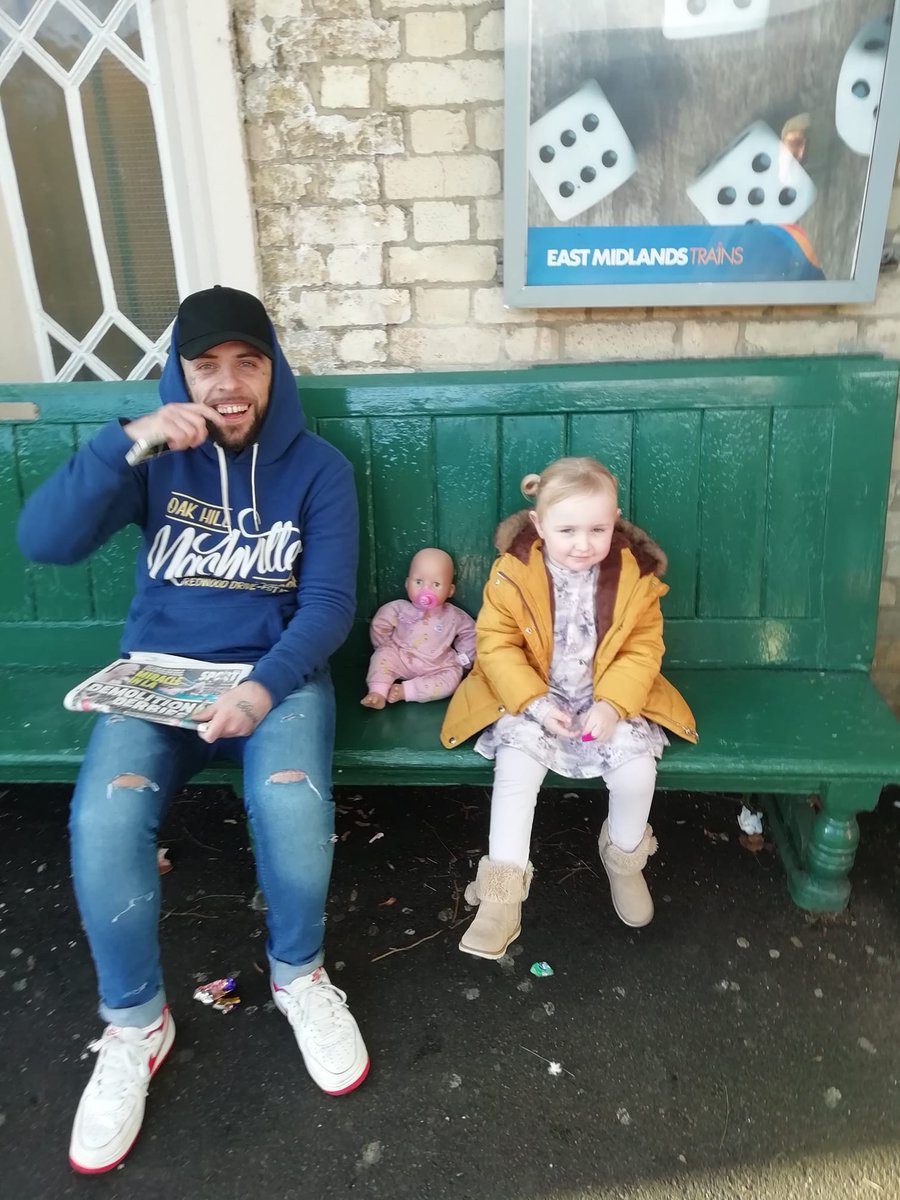 KingdomRapper55's tweet photo. I Was Waiting For a Train The Other Day When I Was Asked For a Picture With 1 Of The Youngest Fans I Think I Have ( Far Right ;) ) She Was More Cooler n Composed Then I Was π€£πππ #YoungSupport #Kr #Beeston https://t.co/LAOsiaa4D9
