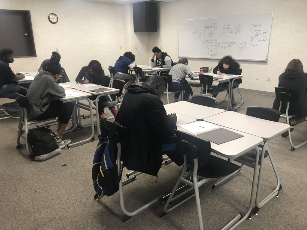 These <a href="/kcpublicschools/">KCPS</a> Advanced Placement scholars spent their entire day engaging in rigorous discourse and college skill exploration at our KCPS APtitude Workshop! 💯📚👩🏽‍🎓