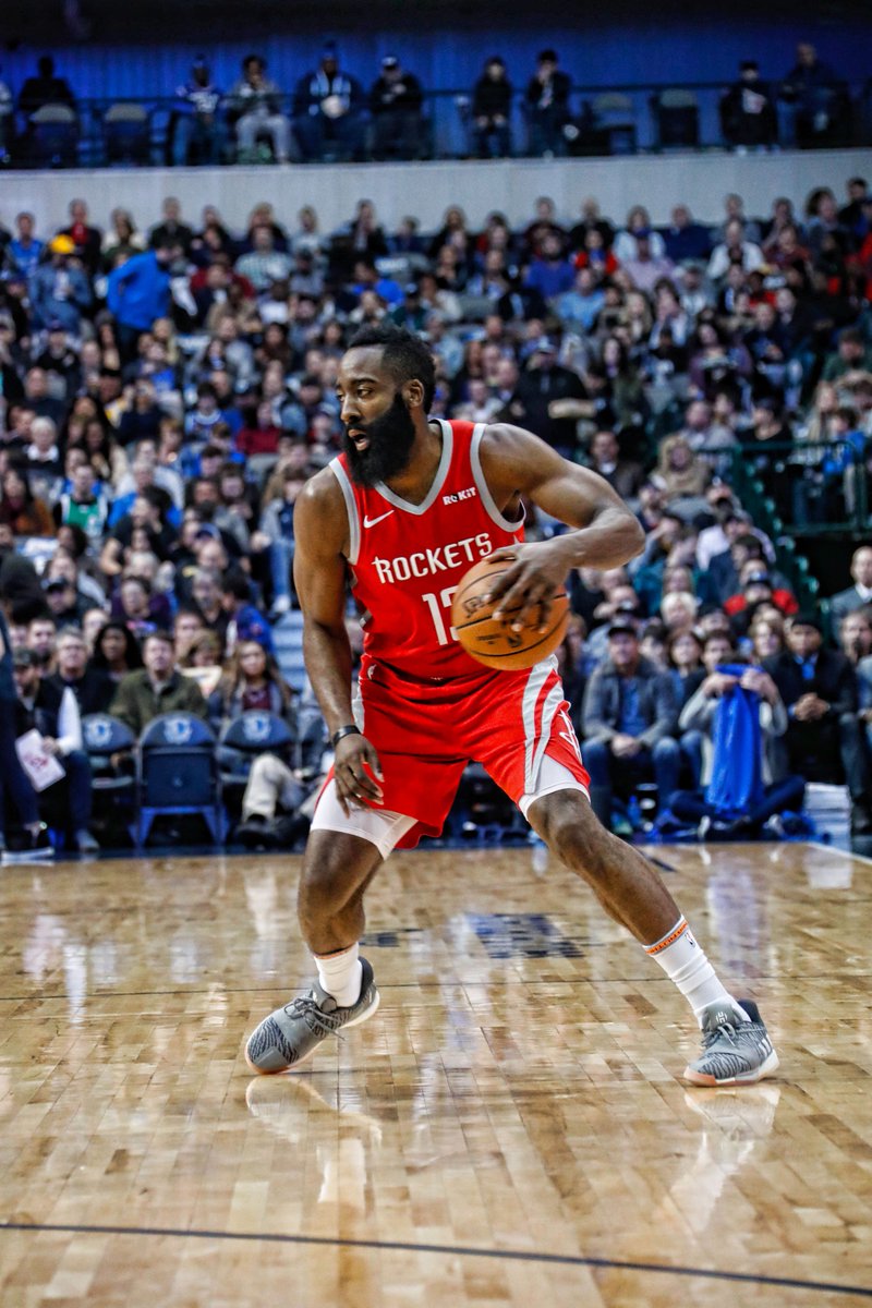 #Rockets ball out of the timeout with 5 seconds remaining.
Mavs 107 l #Rockets 104