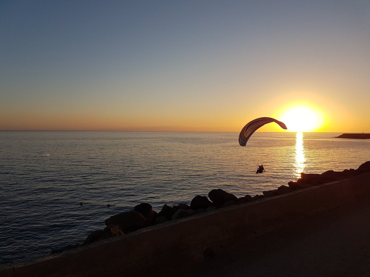 #sunset #GranCanaria #weekend #arguineguin <a href="/BSvehlakova/">Canaries living 🌞🇮🇨</a> <a href="/JorgeMacgregor/">JMacgregor</a> <a href="/PerRSvendsen/">Per R. Svendsen</a> @CanaryIslandsEN @MeteoRTVC