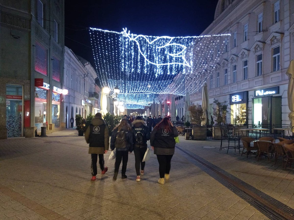 jazas_novisad's tweet photo. 👮♀️#kondompatrola #zaštiti_se_znanjem👮♂️
Throwback na 1. decembar kada je naša Kondom patrola obilazila kafiće u centu Novog Sada deleći kondome onima koji nisu imali kod sebe, uz par korisnih informacija
#testiraj_se #ojns #mladi #novisad
Najjači tim i na edukacijama i van njih❤️ https://t.co/OqXIaZHAM2
