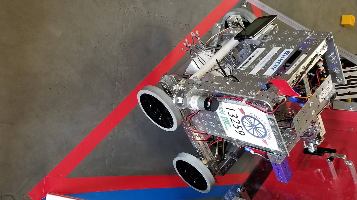 GiantsRobotics's tweet photo. A Great day at Evanston thanks Baxter @baxter_intl https://t.co/U15ISAgGa9
