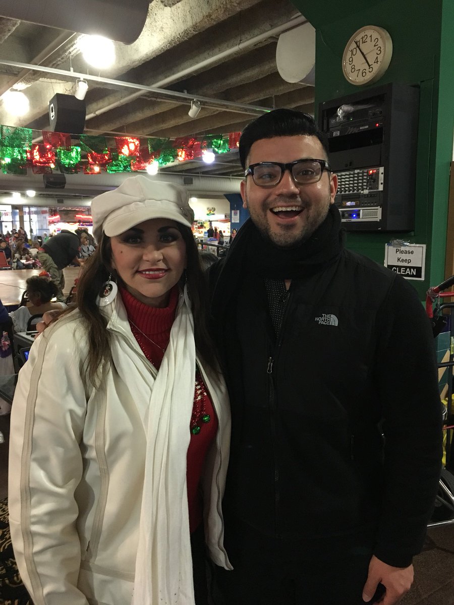 JamesEscamia2's tweet image. I got to meet Patsy Torres today!!  Her Christmas show rocked!!  #tejano #patsytorres