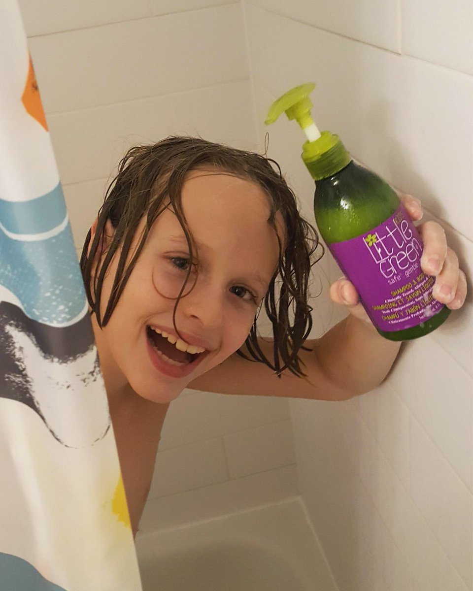 LittleGreenCare's tweet photo. What a fun Saturday night bath time looks like. #bathtimebaby #bathtime #bathtimebaby #littlegreen https://t.co/hv1a4SFB0e