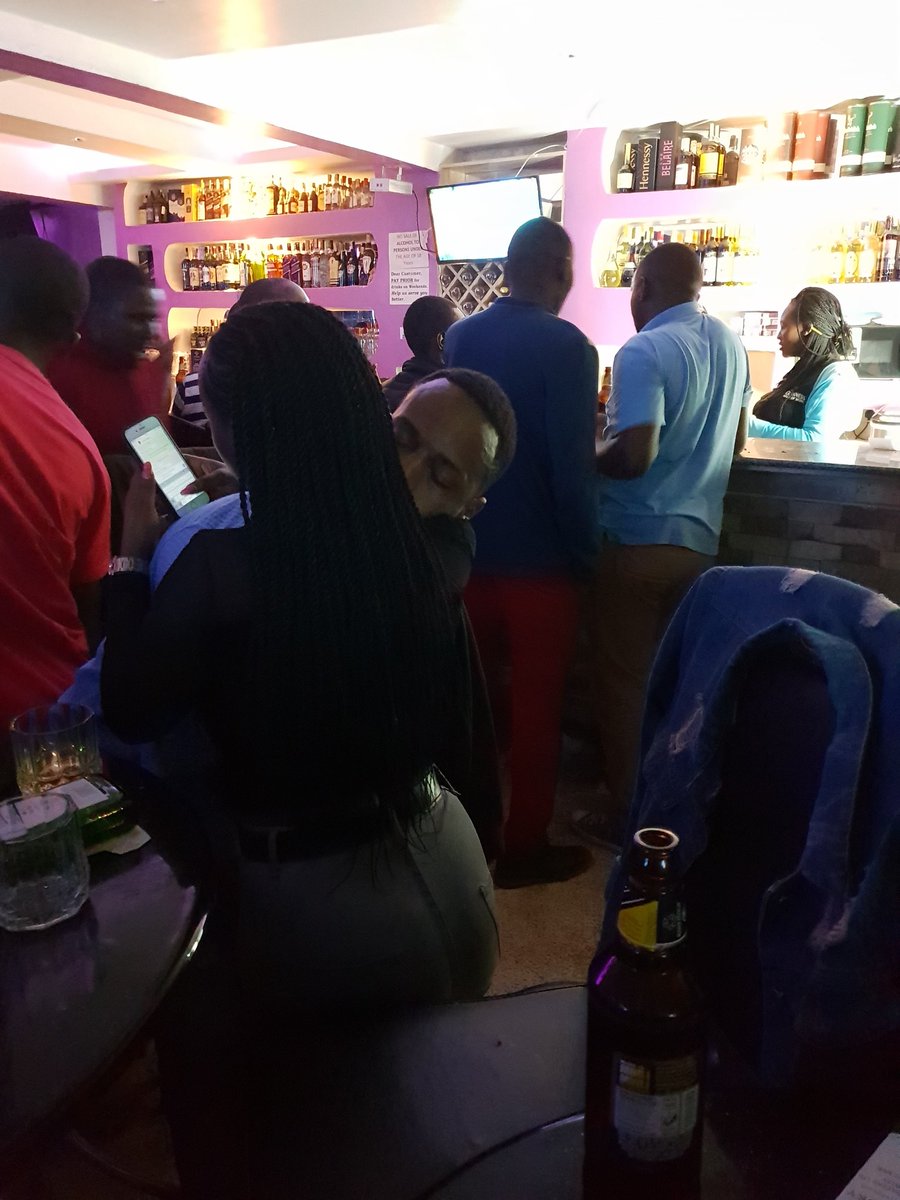 I fear for this brother.
He's out, and the galdem is texting the "main" as I assumed. 😫😫😫