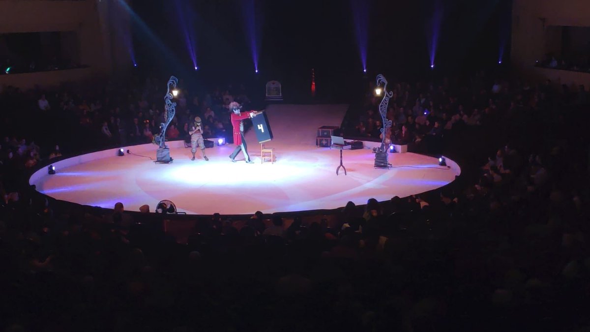 MagEdgard's tweet image. Avui gran debut del #circ de #nadal al @ColiseuPorto , molt contents i satisfets de poder viure aquesta nova gran experiència #porto #portugal #màgia #circus #happy