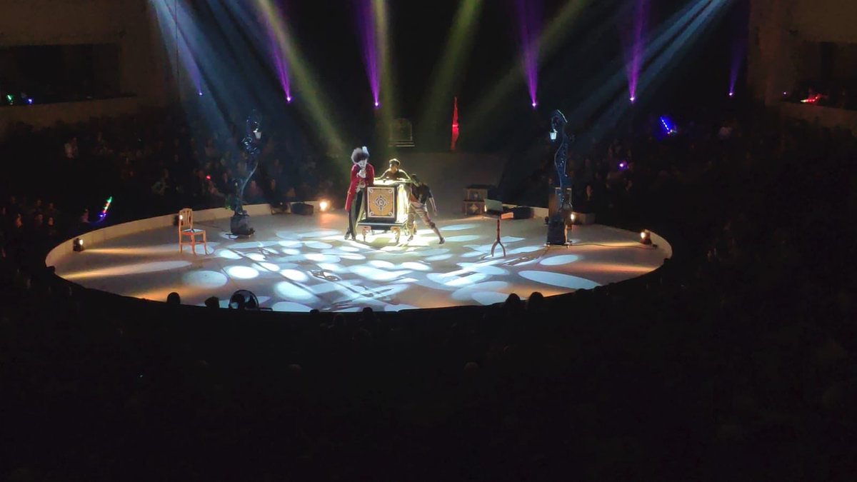 MagEdgard's tweet image. Avui gran debut del #circ de #nadal al @ColiseuPorto , molt contents i satisfets de poder viure aquesta nova gran experiència #porto #portugal #màgia #circus #happy