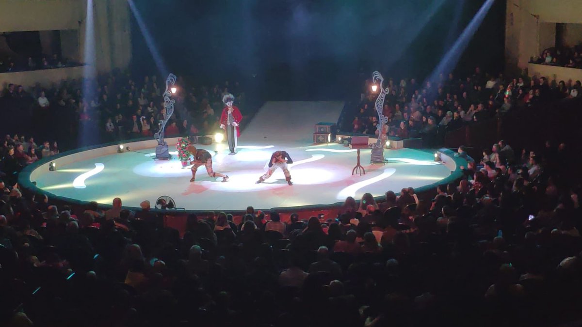 MagEdgard's tweet image. Avui gran debut del #circ de #nadal al @ColiseuPorto , molt contents i satisfets de poder viure aquesta nova gran experiència #porto #portugal #màgia #circus #happy