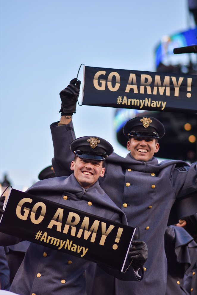 WestPoint_USMA's tweet photo. TOUCHDOWN #Army. Black Knights lead 17-7 with 1:28 left in the game. #GoArmy #BeatNavy #SingSecond https://t.co/q5IbVJ9I1F