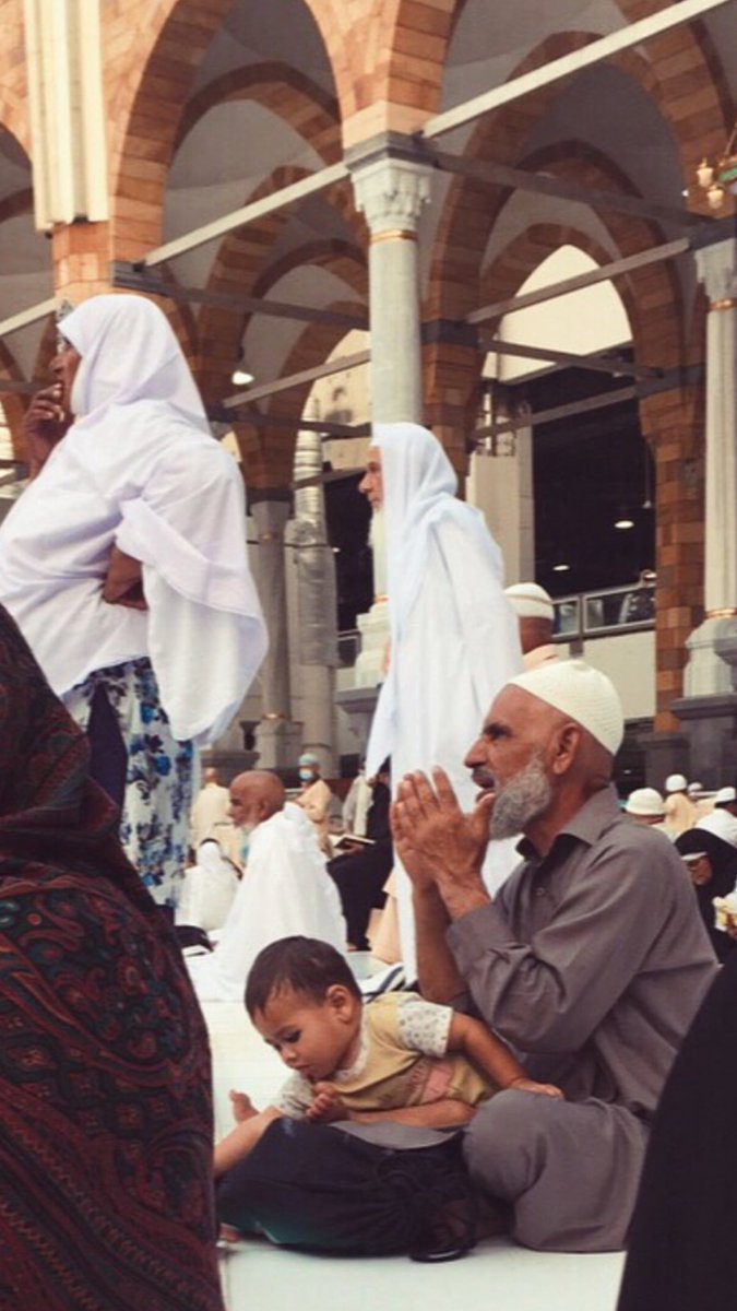"ارجع إلى الله، والله سيتولى اصلاح كل شيء.. حتى ماأفسده الآخرون بقلبك .. وحتى ماأفسدته أنت!"