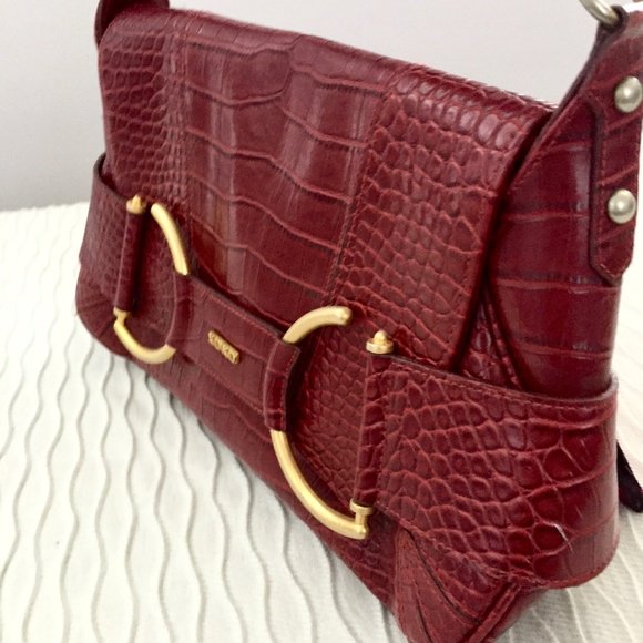 So good I had to share! Check out all the items I'm loving on <a href="/Poshmarkapp/">Poshmark</a> from <a href="/Twi_Tere/">Tere Montes</a> @jkmcdaniel17 #poshmark #fashion #style #shopmycloset #underarmour #xoxo: bnc.lt/focc/vRw0DoAojS