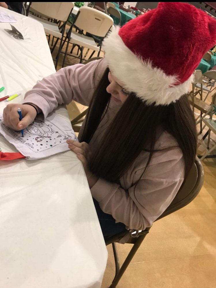 HOSAsmithville's tweet image. Last nights event went well!❤️🎄#HOSA