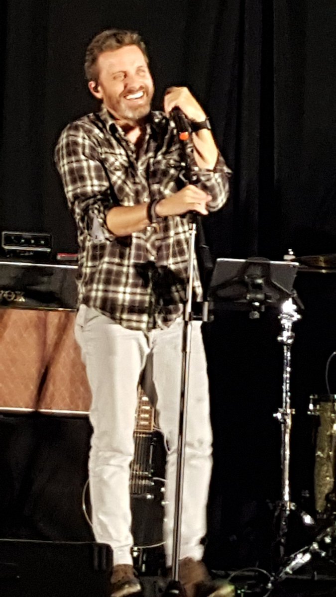 A rousing chorus of where's misha! <a href="/RobBenedict/">Rob Benedict</a> #SPNJAX