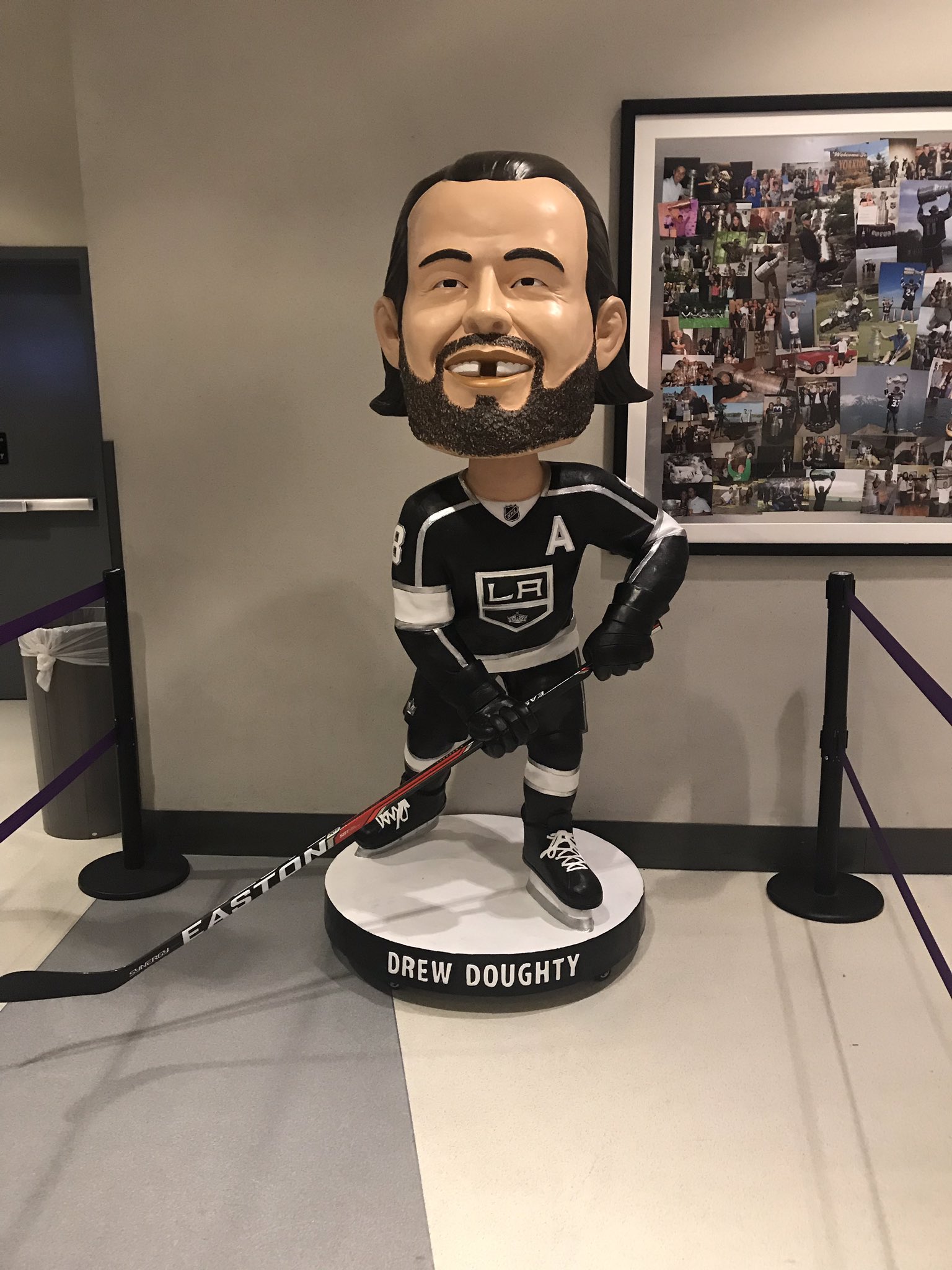 KINGS WIN

HAPPY BIRTHDAY DREW DOUGHTY!!  