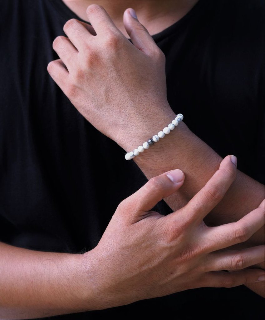 wearcalypso's tweet photo. Ana Manuel (@maffyxoxo): "The #DistanceBracelets have this magic that makes you feel connected to your #SO." Know about her more in our blog post! ➡️ https://t.co/odIyZqDnD4 https://t.co/BAisPwY6gn