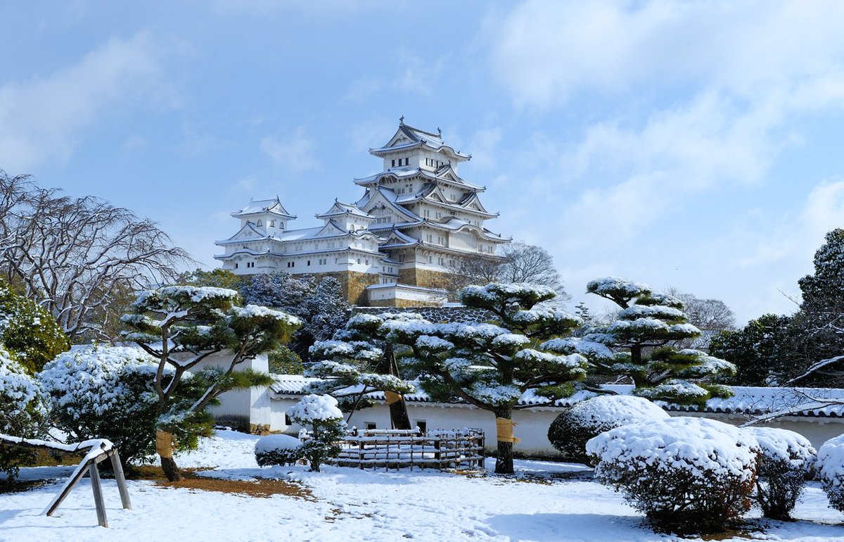 SHIKIBU_Automat's tweet photo. Snow coated Himeji Castle.☃
- Himeji city in Hyōgo Pref, Japan.
#Japan #Japanese #Himeji #KinkiRegion #Samurai? #SamuraiCastle #Ninja? #NinjaCastle? #Japan #Castle #JapaneseCastle #WoodenBuilding #JapaneseHistory #TouristSpot #Snow #Fantastic #OIJ https://t.co/Oxgn70wZIK