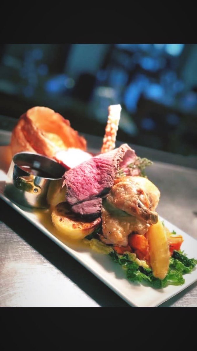 WhiteHartPool's tweet image. Cooking up a storm at The White Hart today.. the chefs have been in super early preparing for lunch service and with front of house preparing the extra as hell table settings we can't wait for all our bookings to arrive. Heres to Sunday funday, The White Hart style.