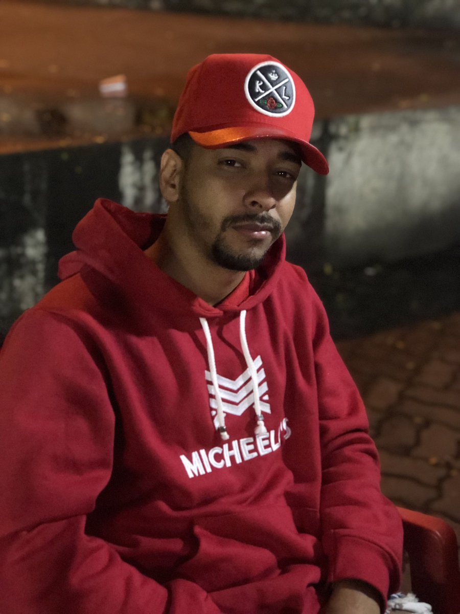 Micheell26's tweet photo. Vermelho básico ♦️
#Michells
#Kinglife https://t.co/nl5iW8Lp1H