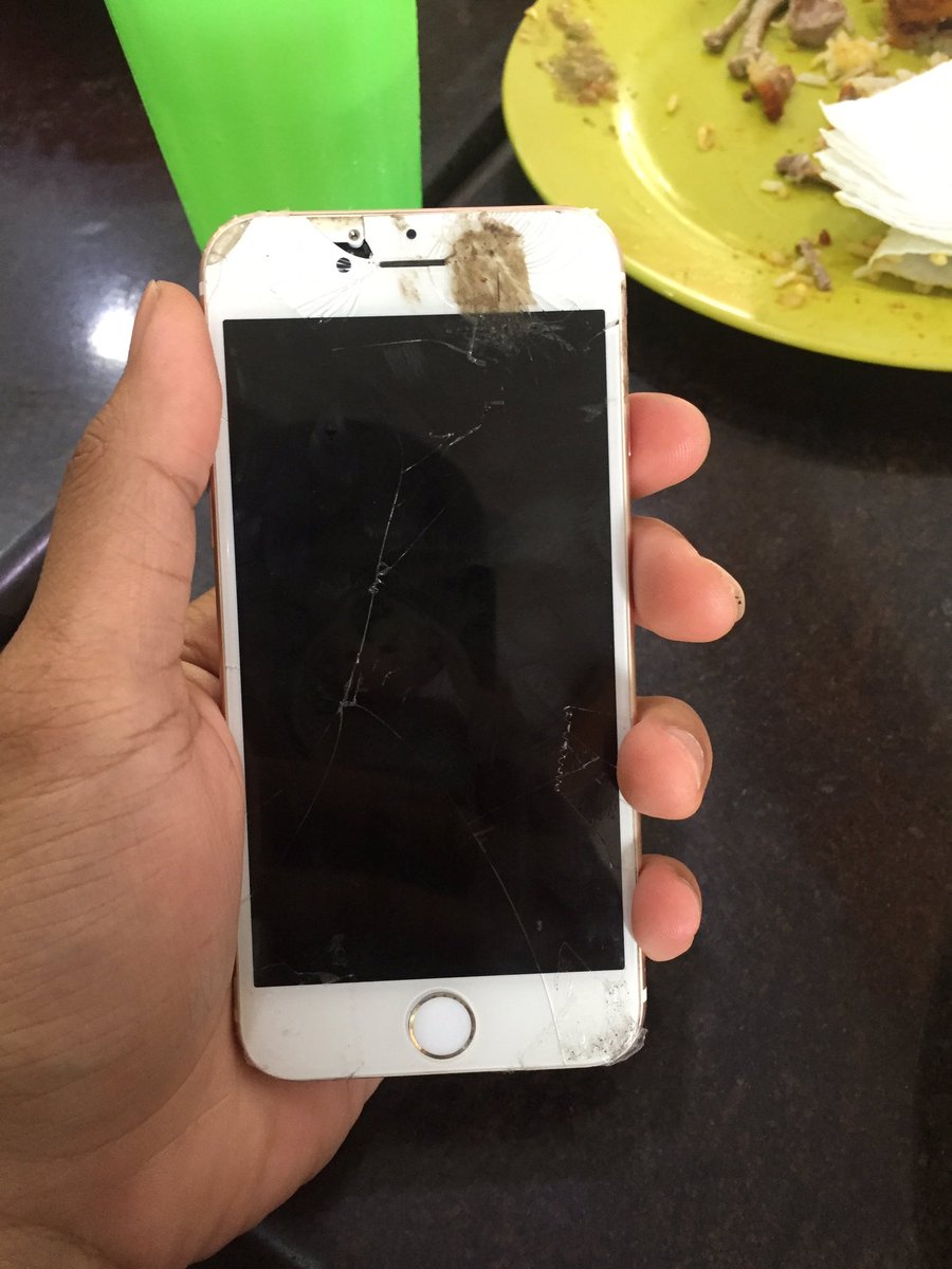 nishhious on Twitter: "Iphone 6 rosegold screen pecah2 kene pijak kot