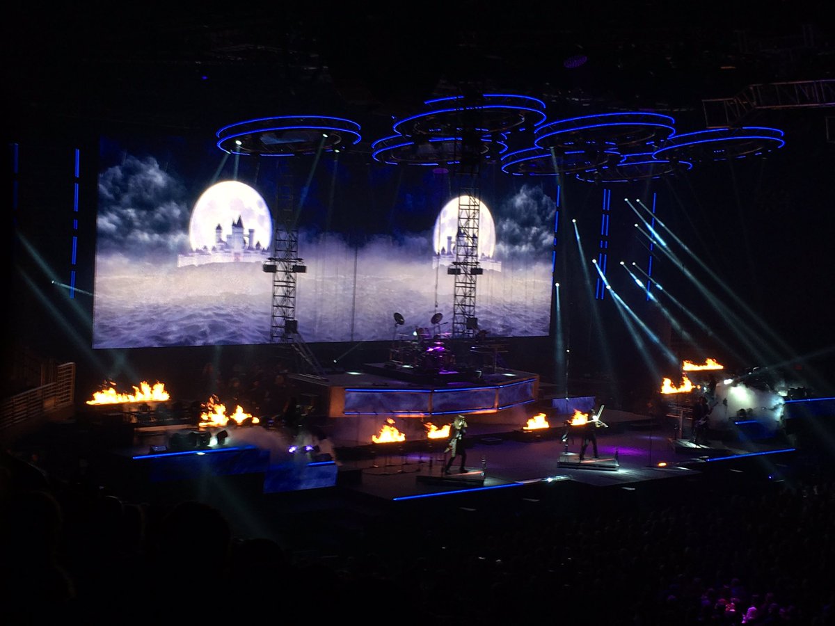 EnergyDrinkJosh's tweet photo. #BestChristmasMusic #TranSiberianOrchestra #InfiniteEnergyArena #FeelTheEnergy https://t.co/wGwziBR32Y