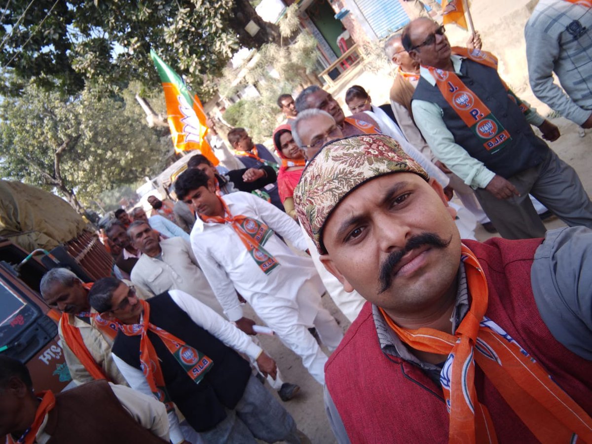 HrishabhBjp's tweet photo. कमल ��दयात्रा भारतगंज मांडा रोड विकास का सफर जनता के बीच भारतीय जनता पार्टी जिंदाबाद
            #नीरज_द्विवेदी
ज़िला मंत्री भाजपा युवा मोर्चा यमुनापार
@BJP4India @BJP4UP @myogiadityanath @PMOIndia @aajtak @News18UP @abpnewstv @ZeeNews @BJPNirajDwivedi https://t.co/Jh97QXoaIr