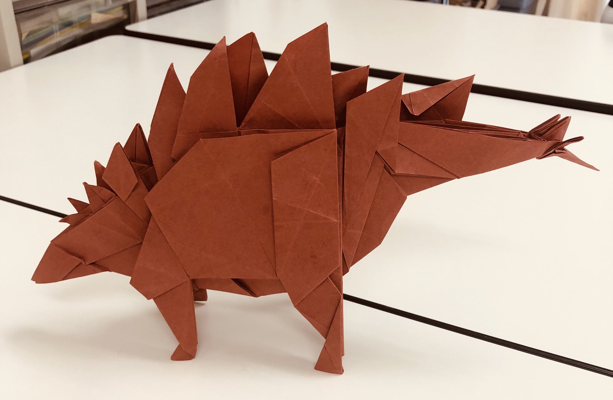 Hk 低浮上 楓くんのステゴサウルス 圧巻のデザイン 折り紙作品 中村楓教室
