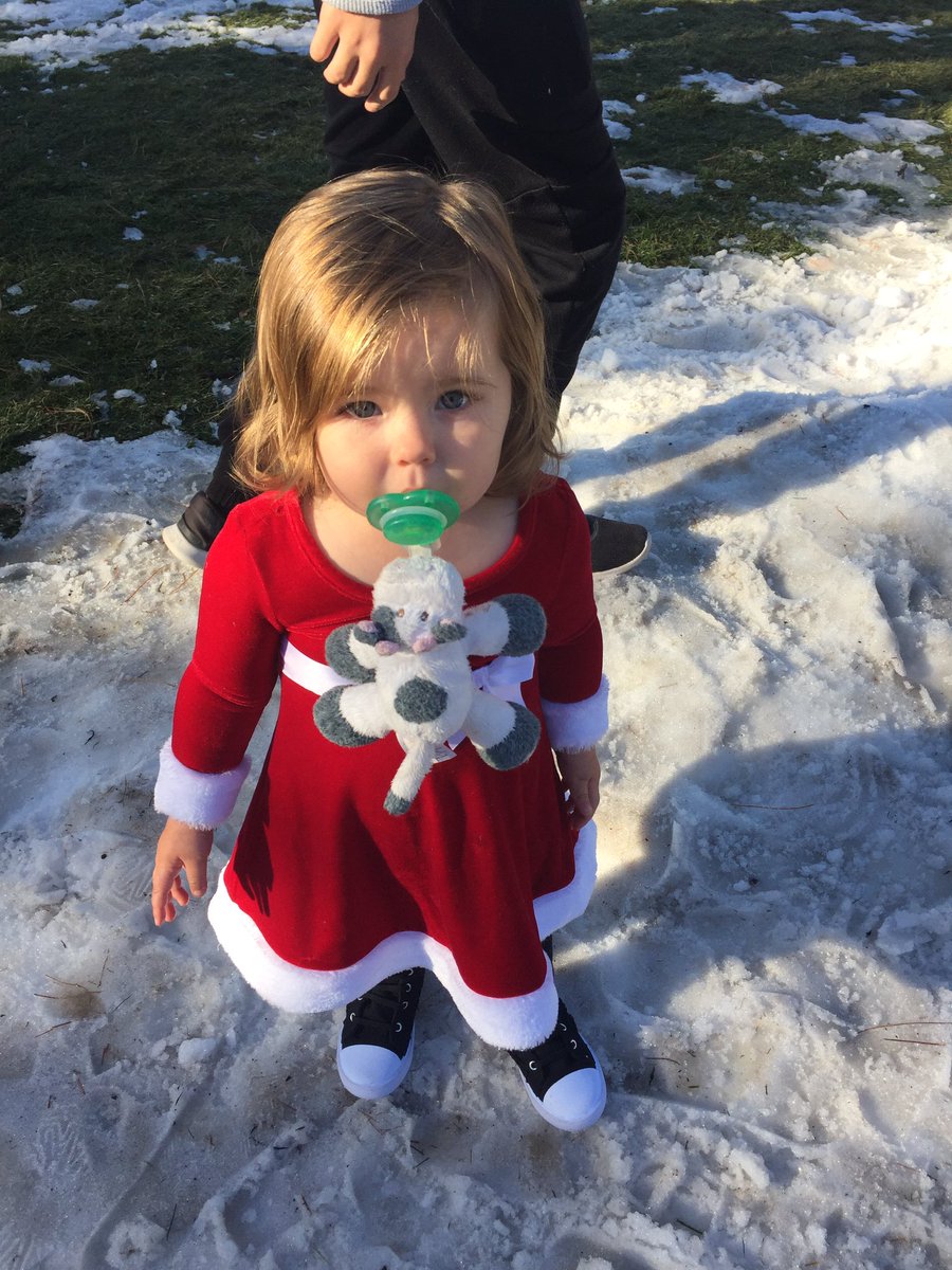 chrismlemon's tweet photo. 6 hours of driving. 2 hours of North Pole action with my little nugget and the family #dadlife #northpoleexperience https://t.co/UqMxDifCr9