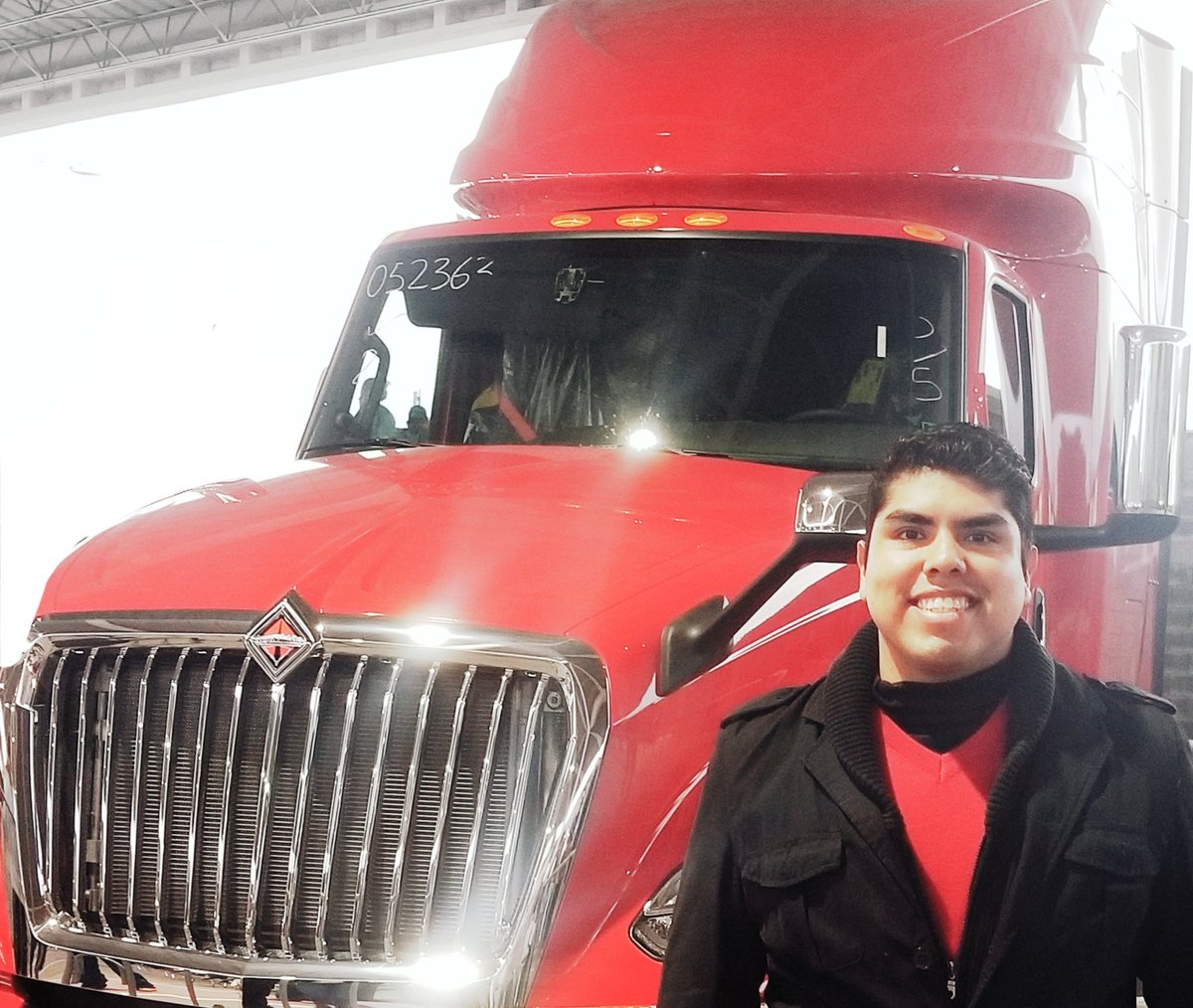 LaloSolisA's tweet photo. Casi terminamos este GRAN aรฑo, bendecido y sorprendente! ๐ ๐ ๐ช
#WeBuildTrucks #Navistar #CoachingLife https://t.co/GJqNdZb6YL