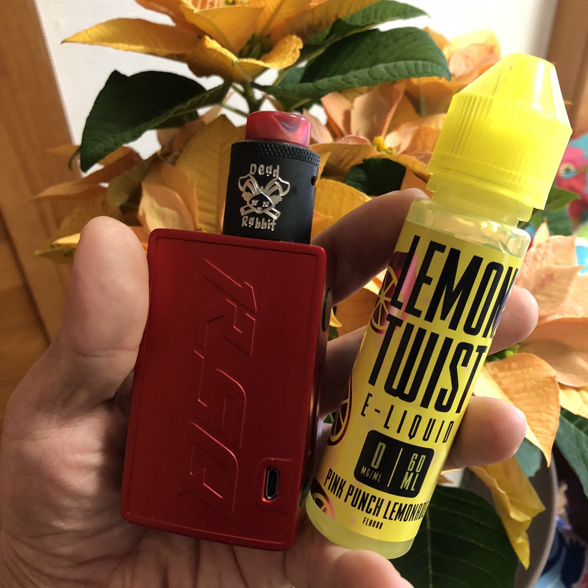 mochi1212ipad's tweet image. 今朝はデドラビで LEMON TWIST がうまい #deadrabbit #lemontwist