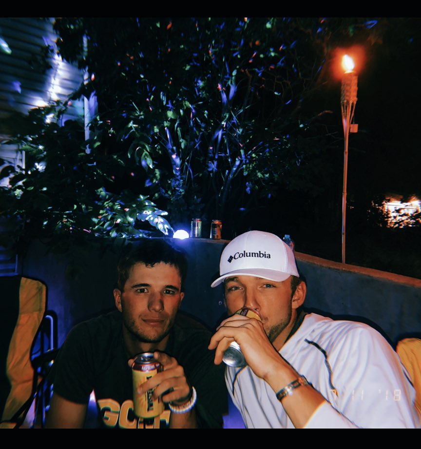 dalton_lind's tweet photo. Cheers to 21 brotha🤙🏼 https://t.co/IBbNksMfKZ