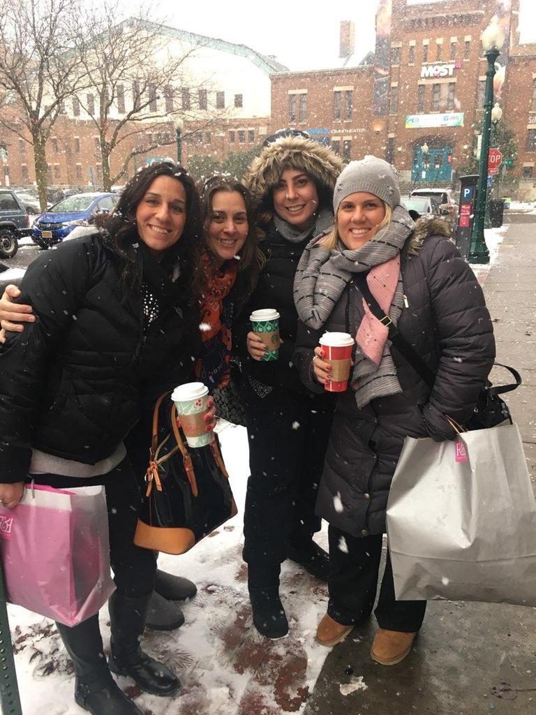 bklyntre's tweet photo. Let it snow https://t.co/Vrvr90v17B