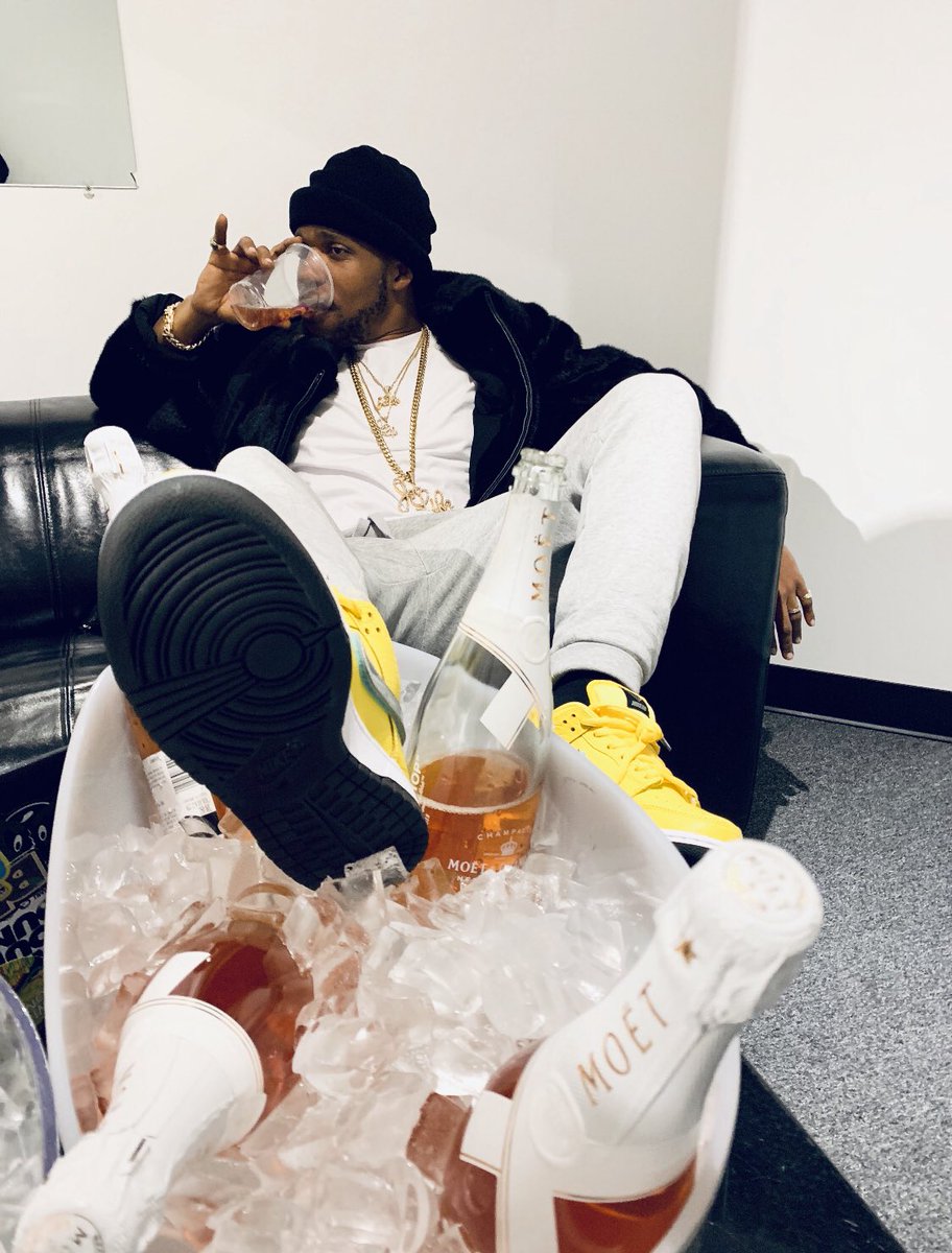 CurrenSy_Spitta's tweet photo. Sup witcha?... https://t.co/VYMXraAfEc